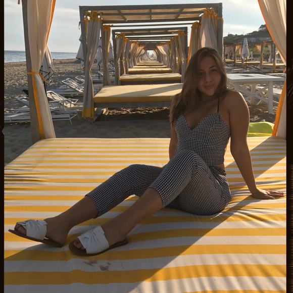 Meet your Posher, Talia - Picture 1 of 1